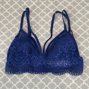 Victoria’s Secret Crochet Lace Strappy Bralette Blue XS NWT
